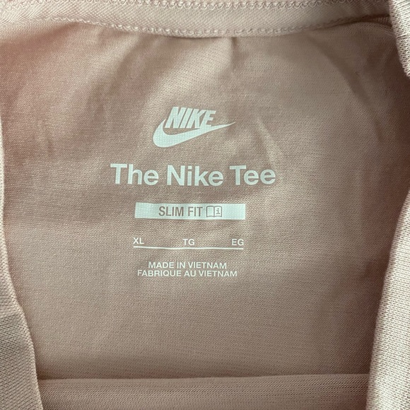 Nike slim fit crop tee - Picture 2 of 6